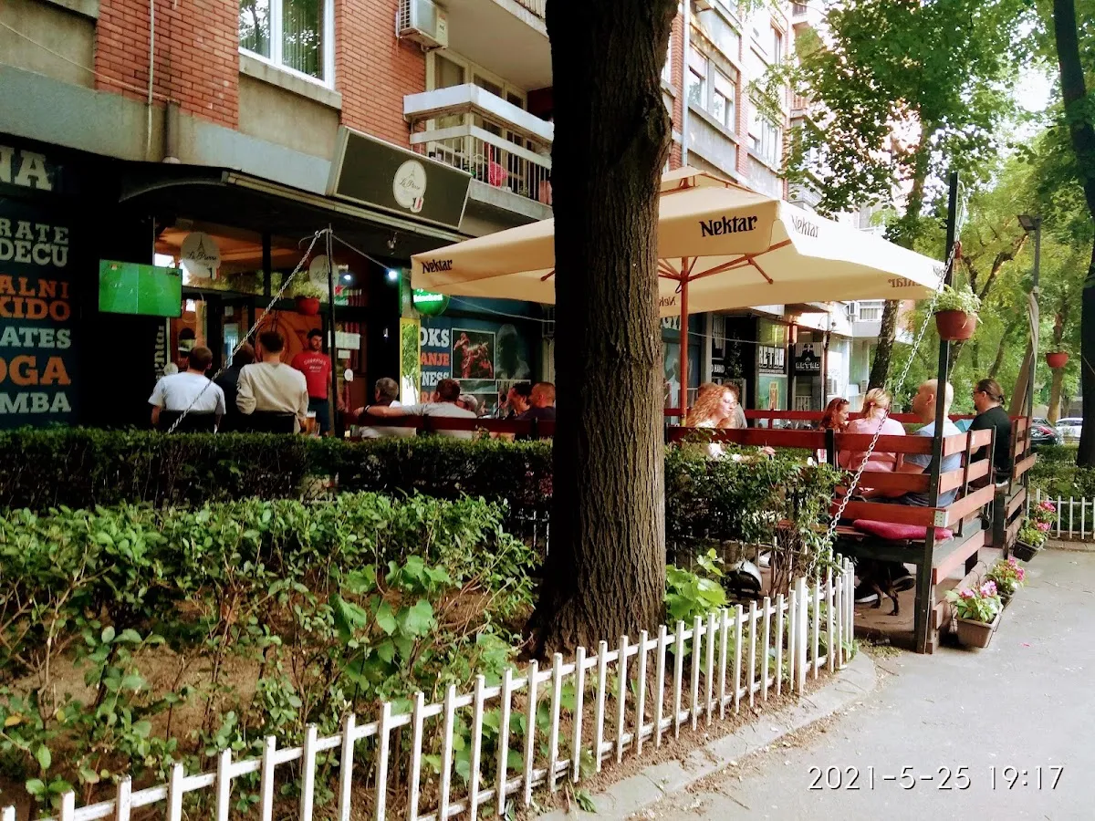 BookNoFees: Caffetteria – La Pierre – Belgrade – La Pietra, foto 1