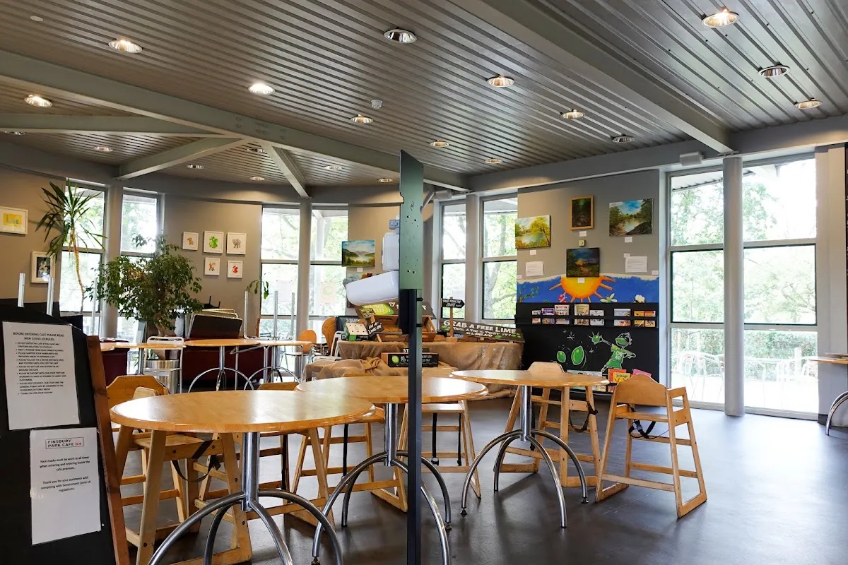 BookNoFees: Caffetteria – Finsbury Park Cafe – London – Finsbury Park Cafe, foto 1