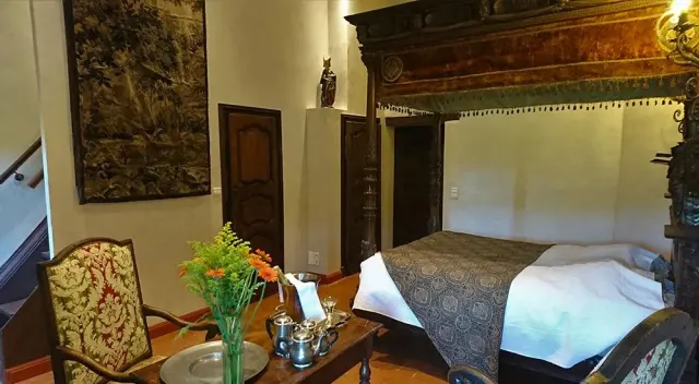 BookNoFees: Castello della Servayrie – Suite Margot – Mouret