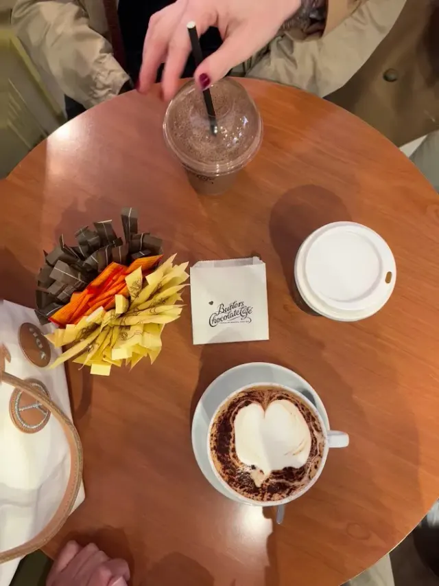 BookNoFees: Caffetteria – Butlers Chocolate Café – Dublin – Butlers Chocolate Café, foto 3