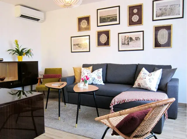 BookNoFees: Spaziosa casa vacanze con giardino e vista sul mare – Medulin