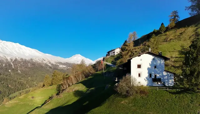 BookNoFees: casa vacanza a Sta.Maria Val Müstair – Vacanze al di sopra delle nuvole della vita quotidiana