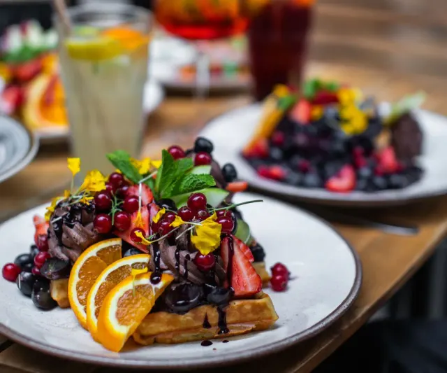 BookNoFees: Blueberry Brunch, Budapest