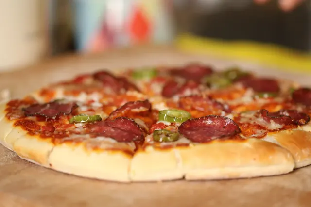 BookNoFees: Stehpizzeria Da Franco, Plettenberg