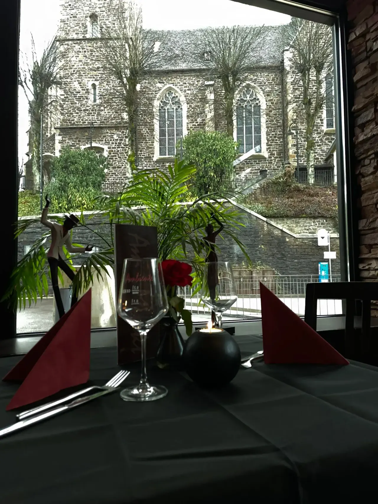 BookNoFees: Caffetteria – Ambiente Am Markt – Lennestadt – Ambiente Al mercato, foto 1