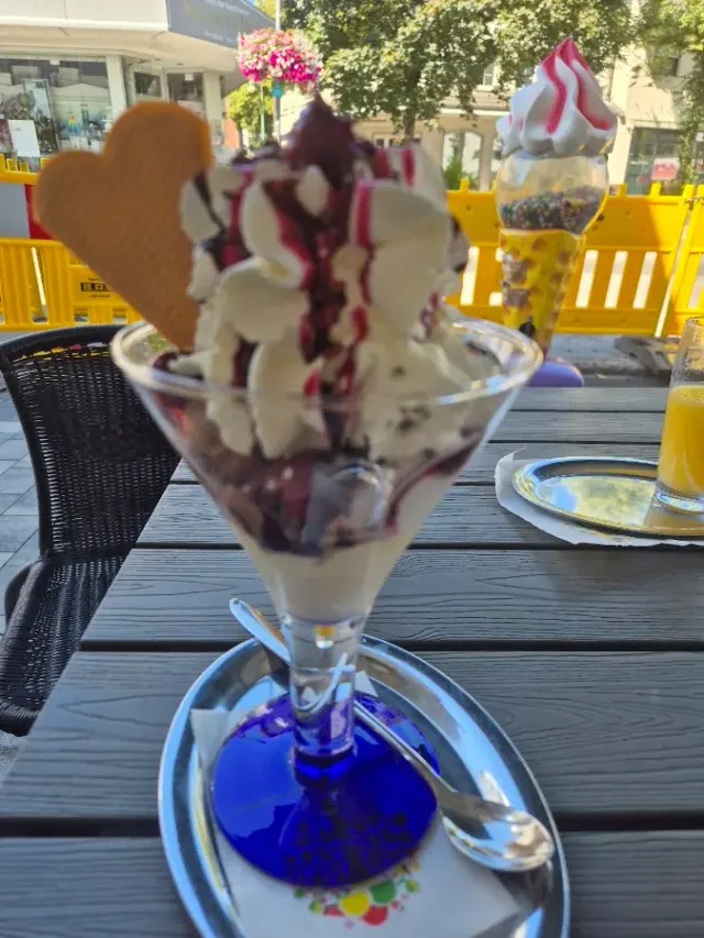 BookNoFees: Ristorante – Eiscafé Gelateria Italiana Boutique – Warstein – Eiscafé Gelateria Italiana Boutique, foto 2