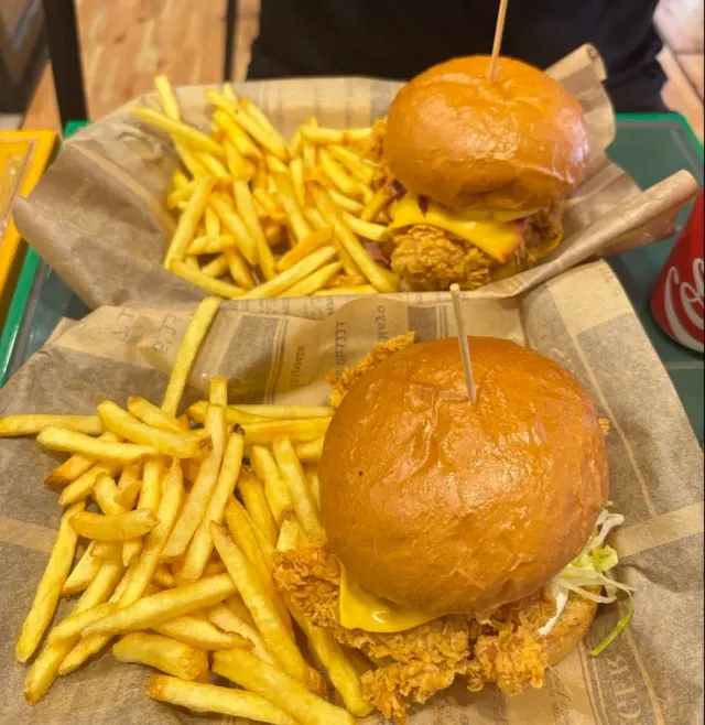 BookNoFees: Snack bar – Ferick Fried Chicken – Istanbul – Ferick Fried Chicken, foto 2