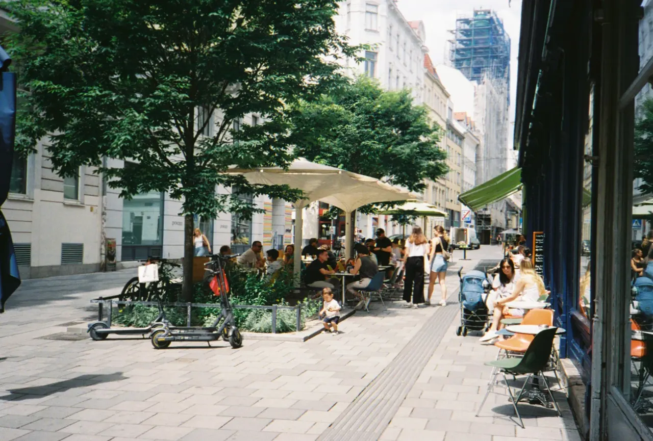 BookNoFees: Caffetteria – Café Europa Lager – Vienna – Café Europa Lager, foto 1