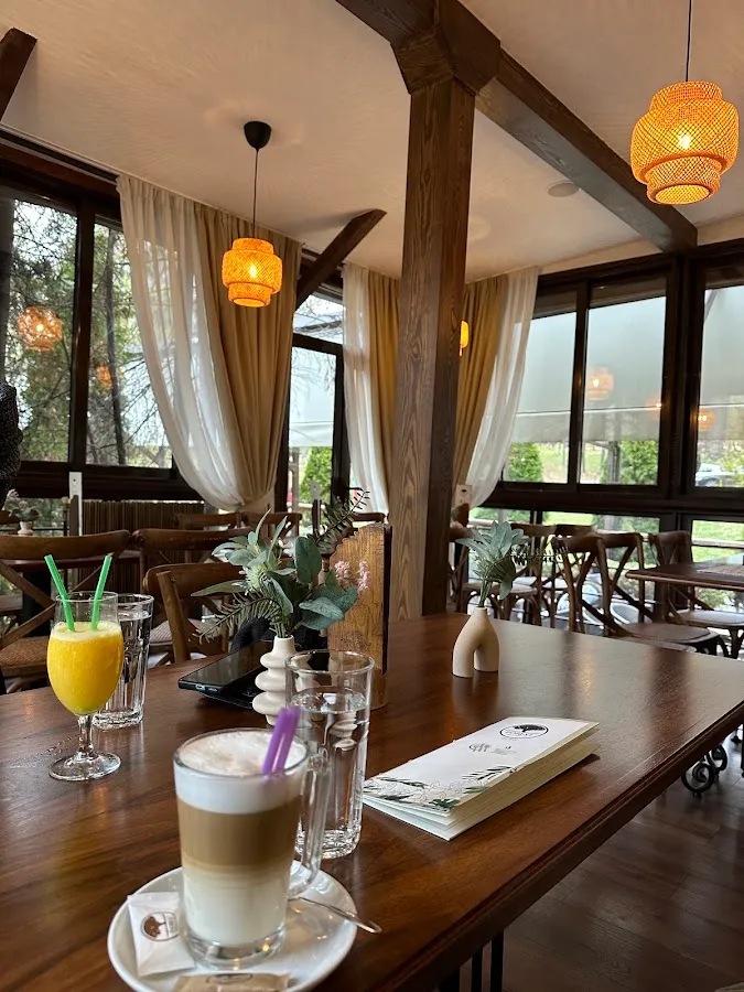 BookNoFees: Caffetteria – Forest Caffe – Belgrade – Forest Caffe, foto 1