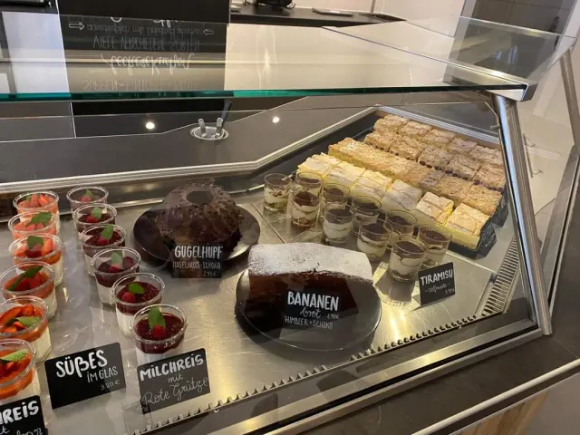 BookNoFees: Ristorante – Herz über Kopf – Meschede – A testa in giù, foto 2