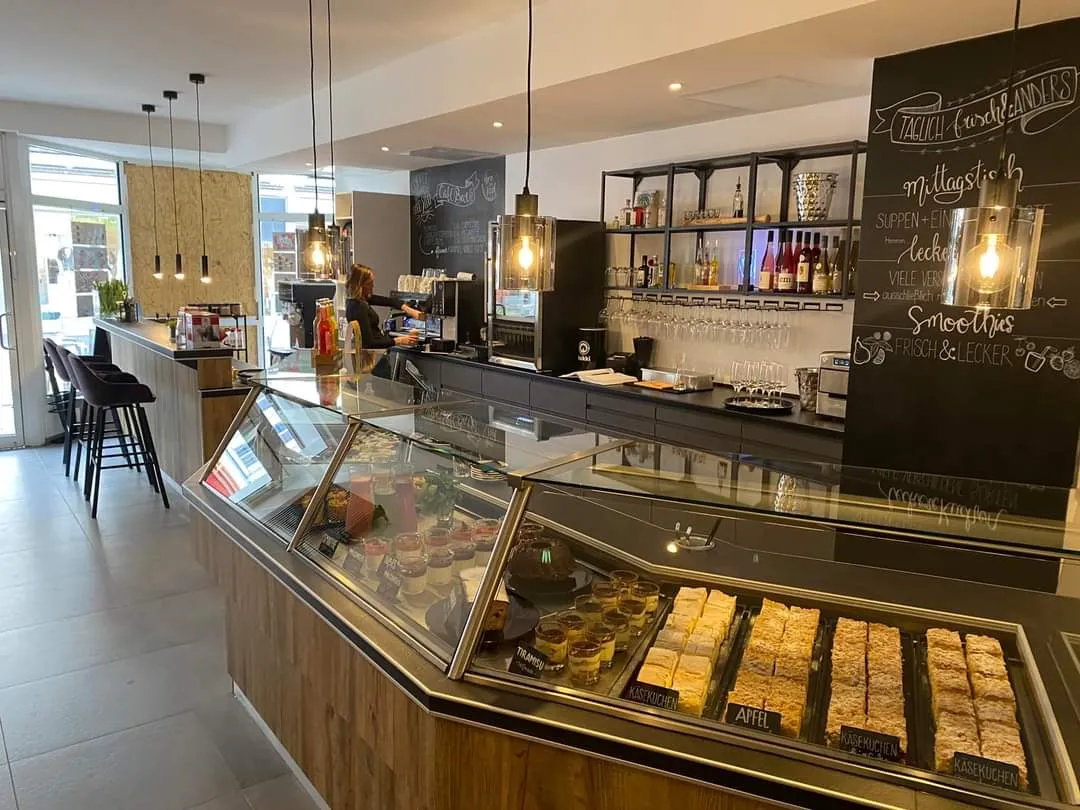 BookNoFees: Ristorante – Herz über Kopf – Meschede – A testa in giù, foto 1