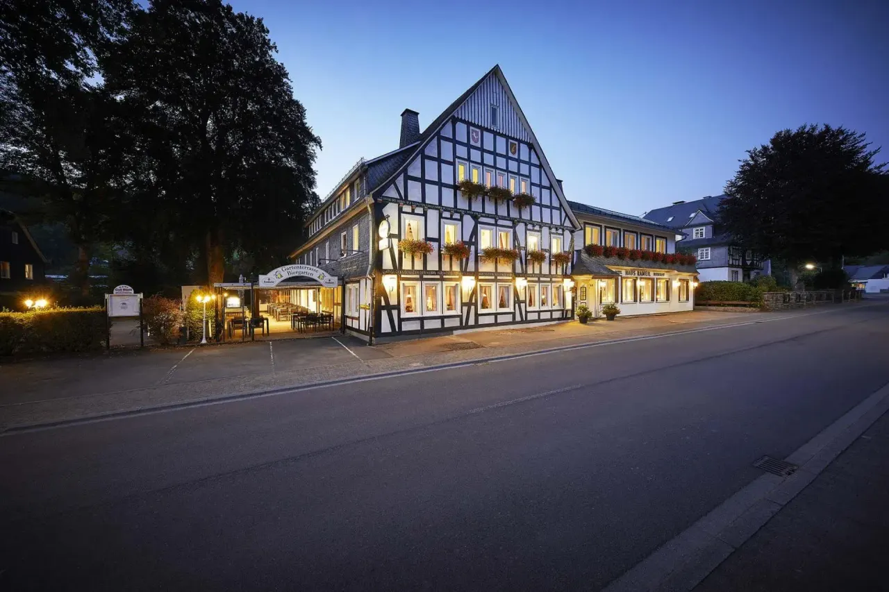 BookNoFees: Ristorante – Hotel Haus Rameil – Lennestadt – Hotel Haus Rameil, foto 1