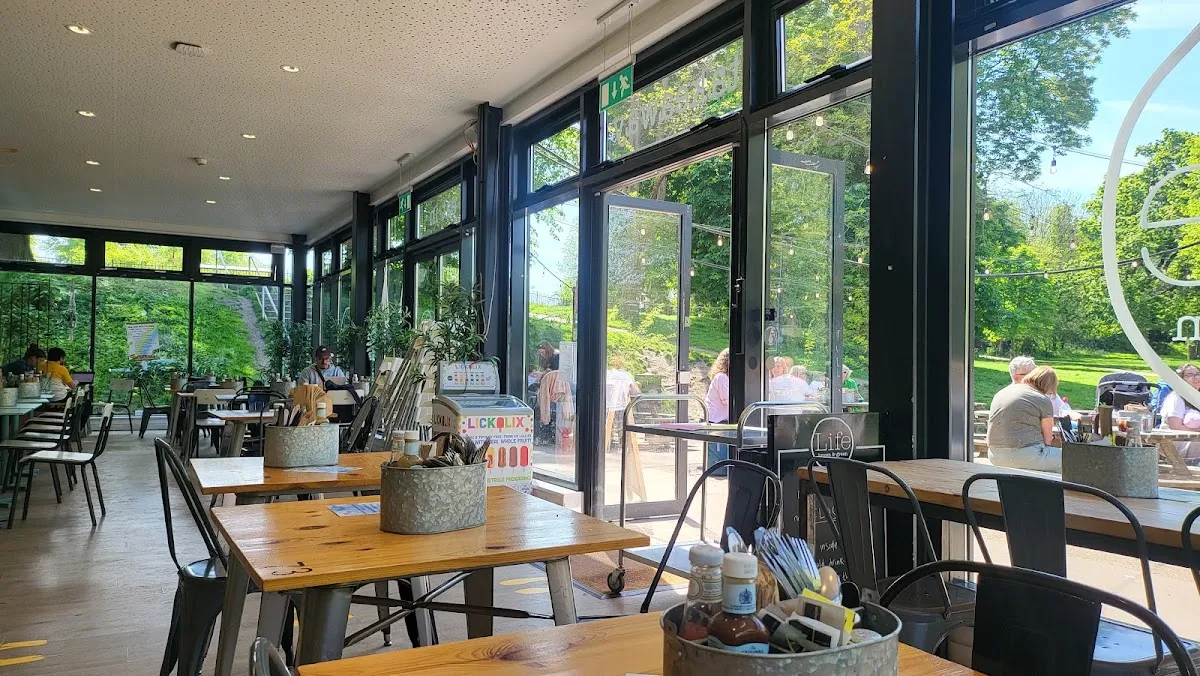 BookNoFees: Caffetteria – Brown And Green Life – London – Vita marrone e verde, foto 1