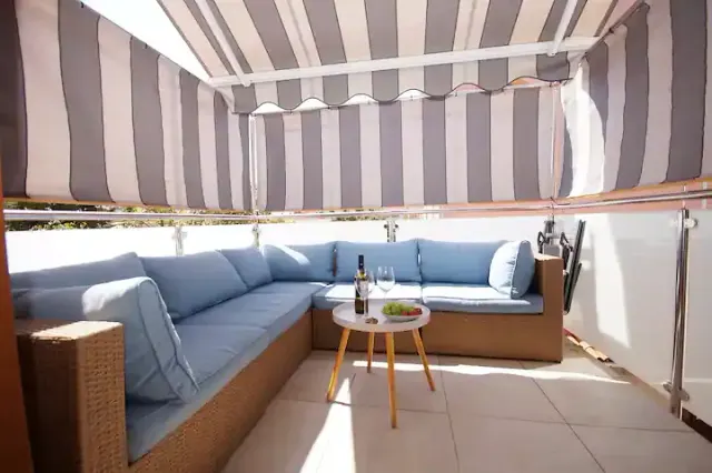BookNoFees: Appartamento in un edificio storico nel centro di Pola – Pula