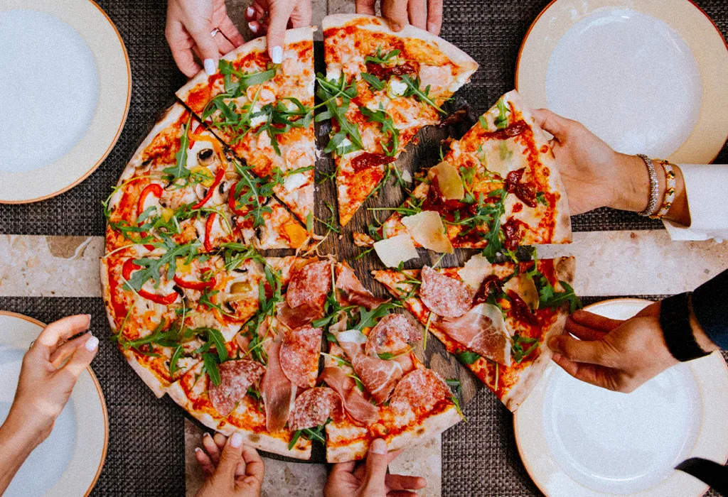 BookNoFees: Snack bar – Almond Pizza – Bucharest – Pizza alle mandorle, foto 1