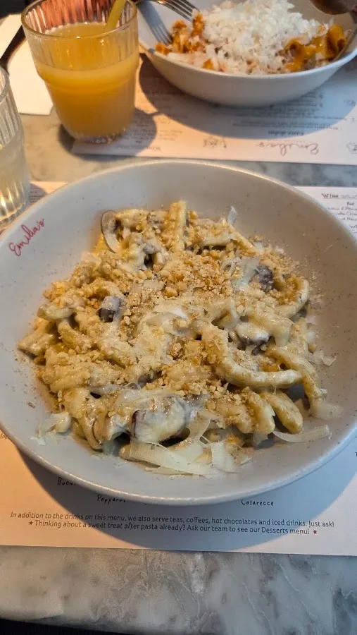 BookNoFees: Ristorante – Emilia's – London – Di Emilia, foto 2