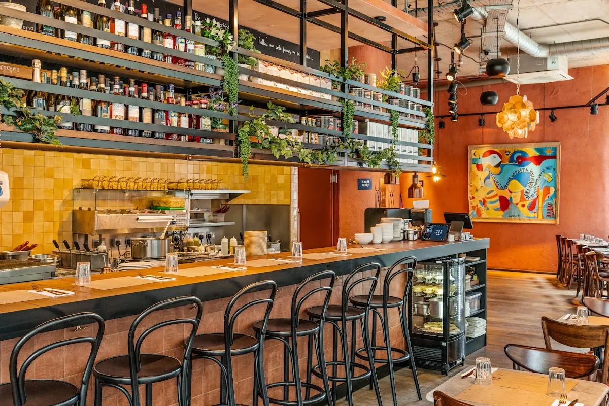 BookNoFees: Ristorante – Emilia's – London – Di Emilia, foto 1