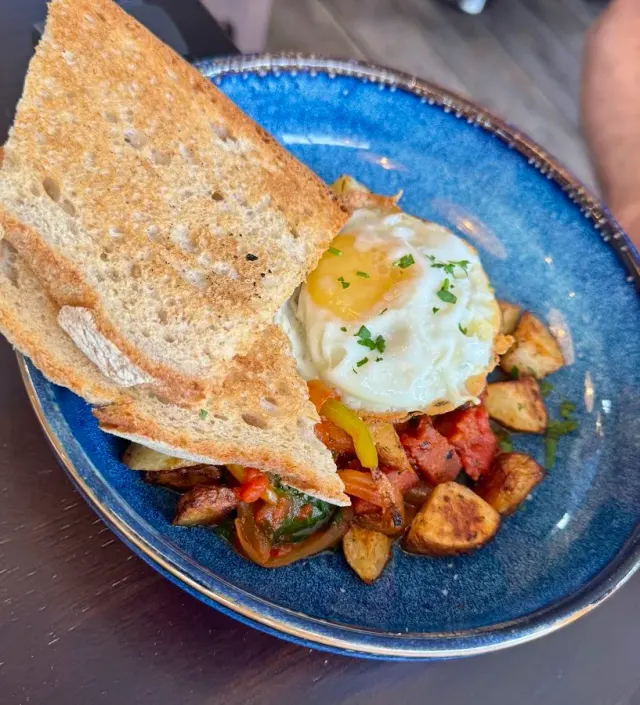 BookNoFees: Caffetteria – Cafe 105 – Dublin – Caffè 105, foto 2