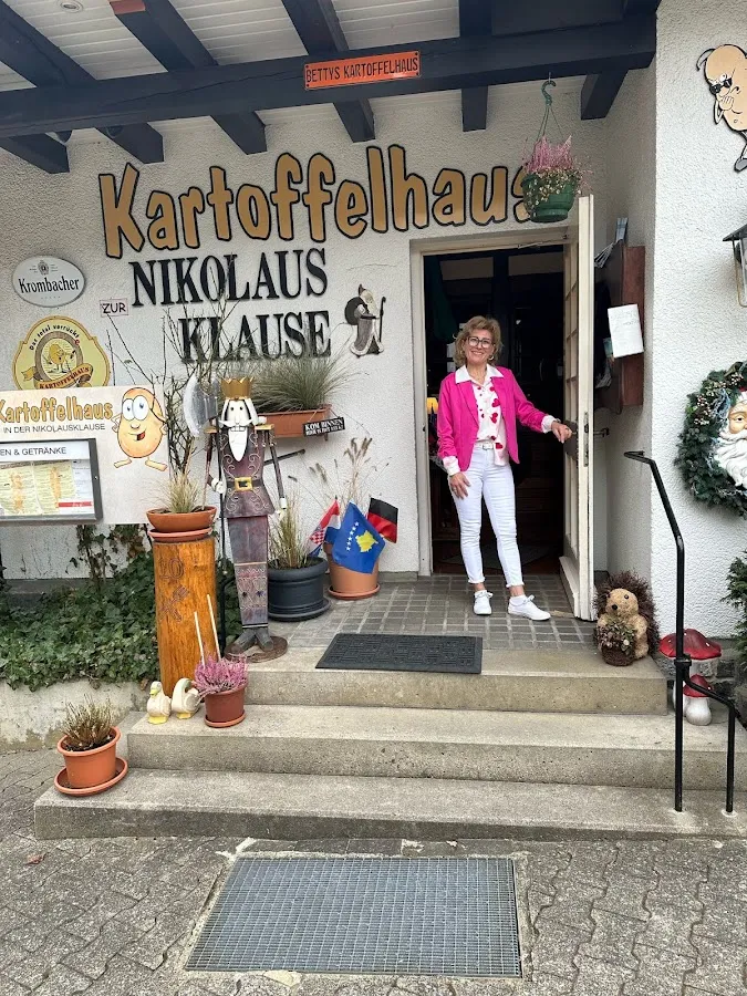 BookNoFees: Ristorante – Zur Nikolaus Klause — Das Kleine Kartoffelhaus – Olsberg – Verso l'eremo di San Nicola — La piccola casa delle patate, foto 1