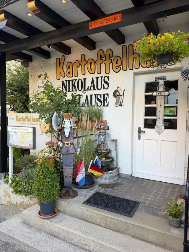 BookNoFees: Ristorante – Zur Nikolaus Klause — Das Kleine Kartoffelhaus – Olsberg – Verso l'eremo di San Nicola — La piccola casa delle patate, foto 2