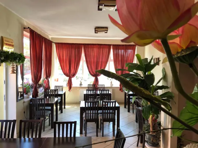 BookNoFees: Ristorante – A Chau – Warsaw – E chiudi, foto 2