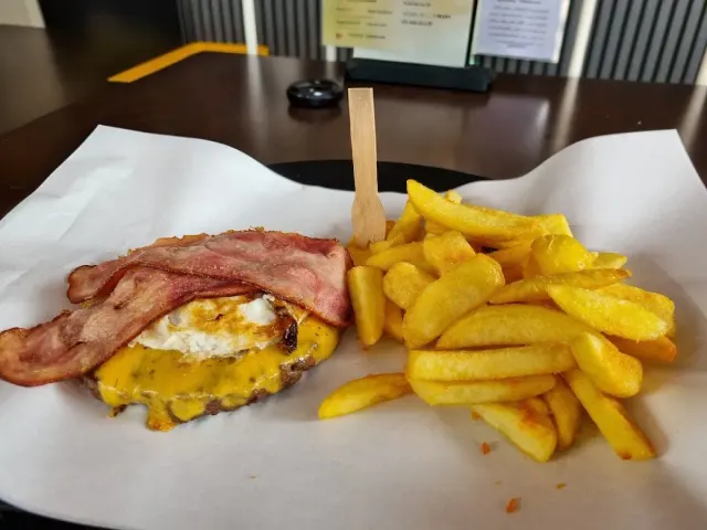 BookNoFees: Ristorante – 3MO-Burger – Medebach – 3MO-Burger, foto 3