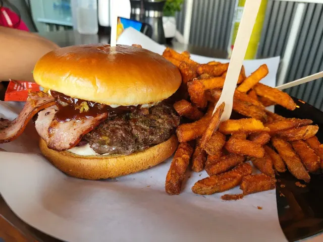 BookNoFees: Ristorante – 3MO-Burger – Medebach – 3MO-Burger, foto 2