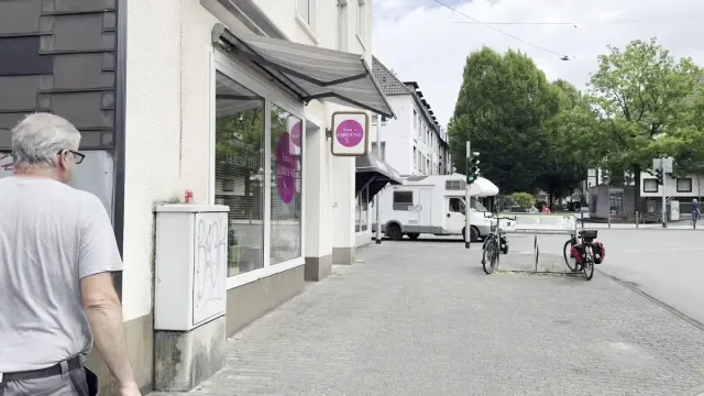 BookNoFees: Snack bar – Hähnchen Schmitz – Schwelm – Pollo Schmitz, foto 3
