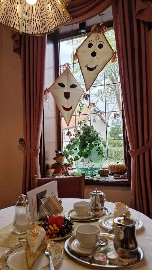 BookNoFees: Ristorante – Café am Rathaus – Werl – Caffetteria presso il municipio, foto 2