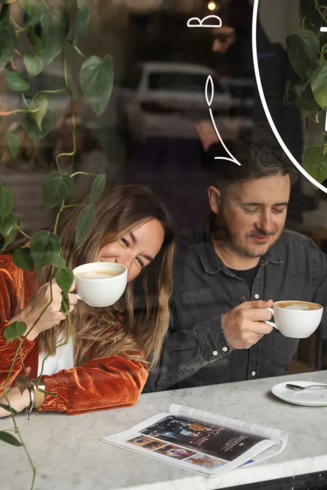 BookNoFees: Caffetteria – Bułkę przez Bibułkę – Warsaw – Il panino attraverso il giornale, foto 3