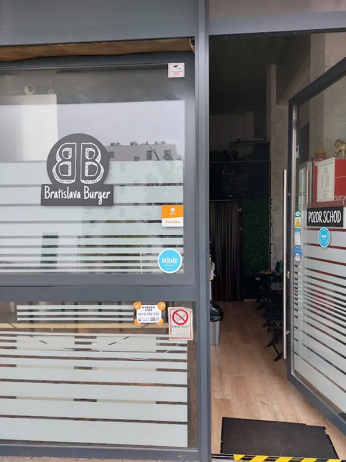 BookNoFees: Snack bar – Bratislava Burger – Bratislava – Bratislava Burger, foto 1
