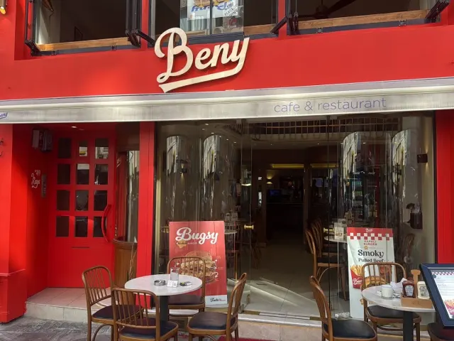 BookNoFees: Beny Burger House & Cafeteria, Istanbul