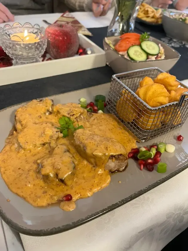 BookNoFees: Ristorante – Gasthaus Henrichs – Kirchhundem – Locanda Henrichs, foto 3
