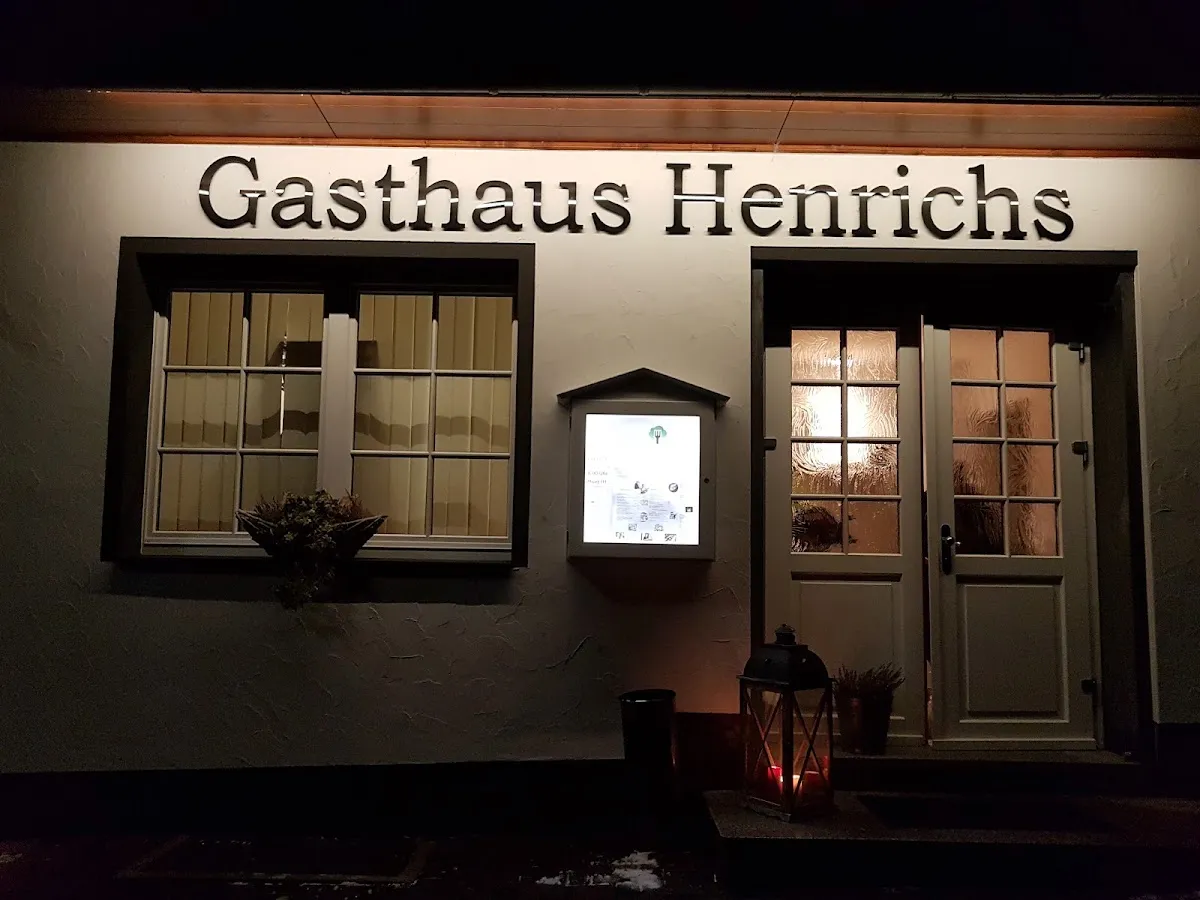 BookNoFees: Ristorante – Gasthaus Henrichs – Kirchhundem – Locanda Henrichs, foto 1