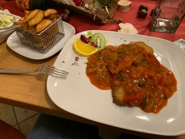 BookNoFees: Ristorante – Gasthaus Henrichs – Kirchhundem – Locanda Henrichs, foto 2
