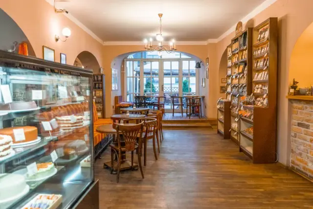 BookNoFees: Caffetteria – Choco-Café U Červené židle – Prague – Choco-Café "Alla sedia rossa", foto 3