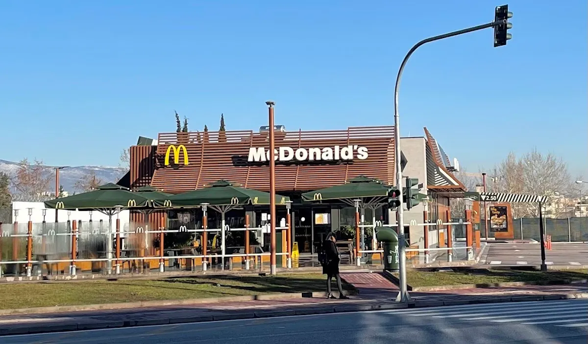 BookNoFees: Snack bar – McDonald's – Athens – McDonald's, foto 1