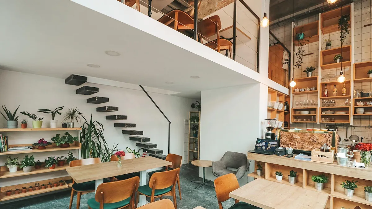 BookNoFees: Caffetteria – Bloom – Belgrade – Bloom, foto 1