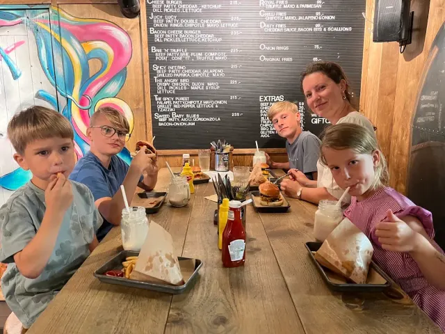 BookNoFees: Ristorante – Burger Joint – Oslo – Burger Joint, foto 2