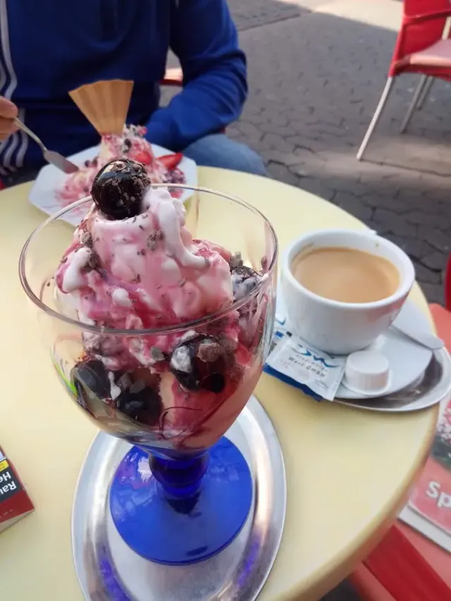 BookNoFees: Ristorante – Eiscafé Da Rosa – Werl – Eiscafé Da Rosa, foto 3