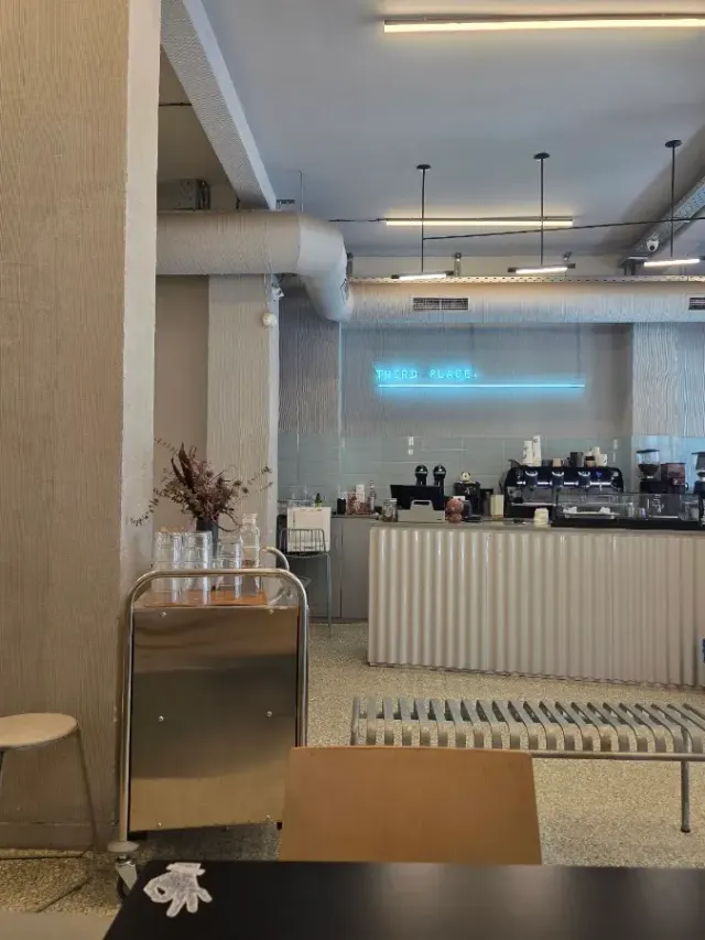 BookNoFees: Caffetteria – Third Place – Athens – Terzo posto, foto 2
