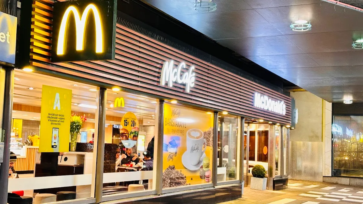 BookNoFees: Snack bar – McDonald's – Stockholm – McDonald's, foto 1