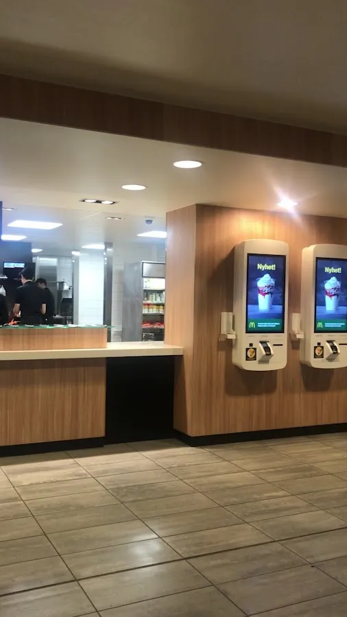 BookNoFees: Snack bar – McDonald's – Stockholm – McDonald's, foto 3