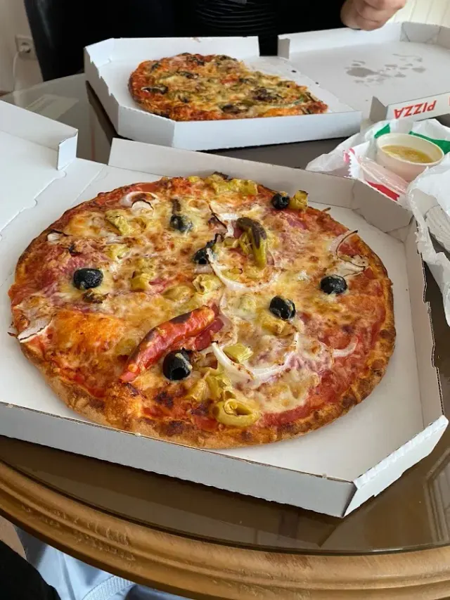 BookNoFees: Ristorante – Etna Pizzeria – Wenden – Pizzeria Etna, foto 3