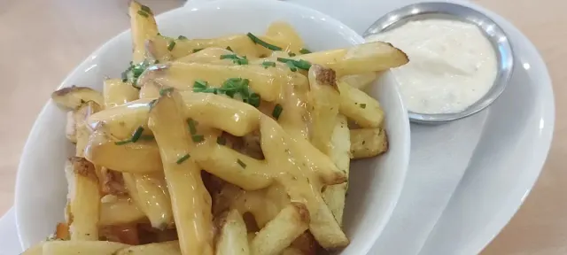 BookNoFees: Ristorante – Roxor BRGR & Beer – Bratislava – Roxor Burger & Beer, foto 3