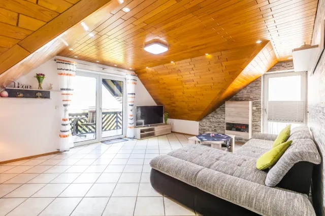 BookNoFees: Appartamento vacanze Robinson a Balve con camino e vista sul giardino – Balve