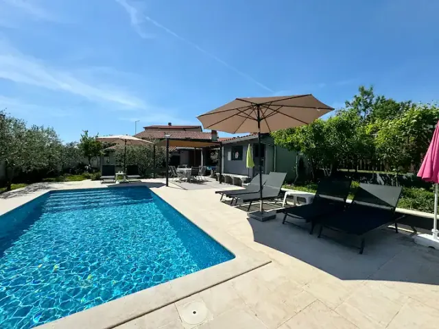 BookNoFees: Meme 3 - Appartamento a quattro stelle con palestra e piscina – Pula