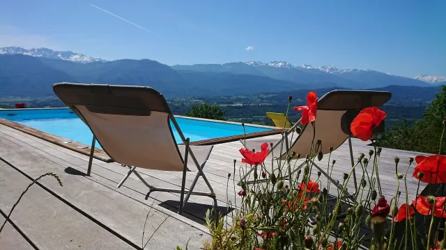 BookNoFees: Affitto di un alloggio di charme per 2 persone con piscina in Savoia – St Pierre D'albigny
