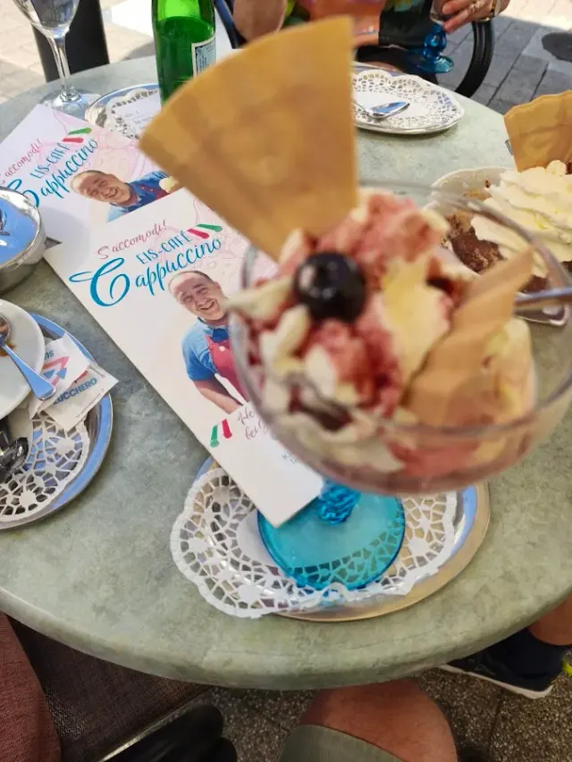 BookNoFees: Ristorante – Eiscafé Cappuccino – Altena – Eiscafé Cappuccino, foto 2