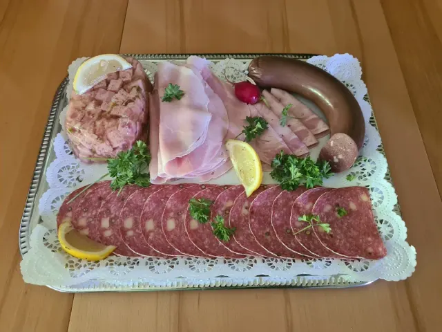 BookNoFees: Ristorante – Brauns Esszimmer – Nachrodt-Wiblingwerde – La sala da pranzo dei Braun, foto 3